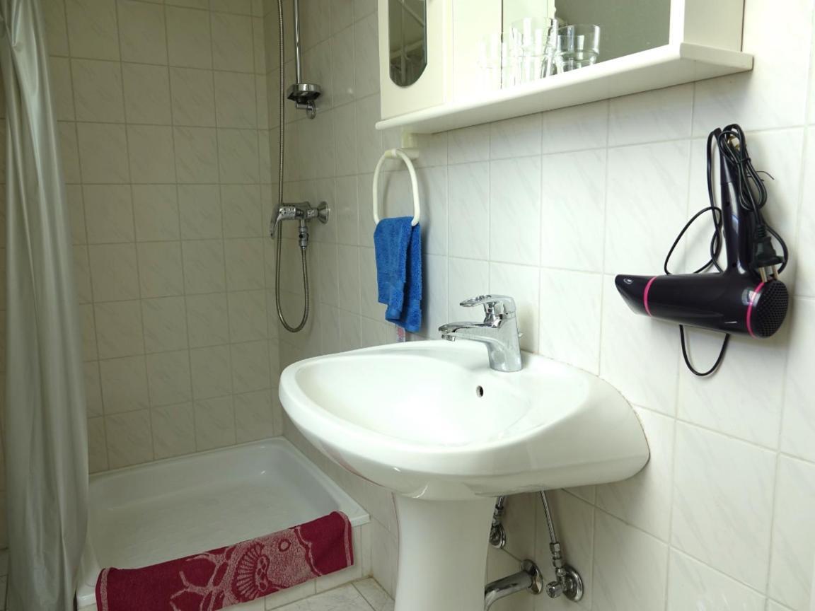 Quiet Room In Budapest Near Airport With Free Parking Exterior photo