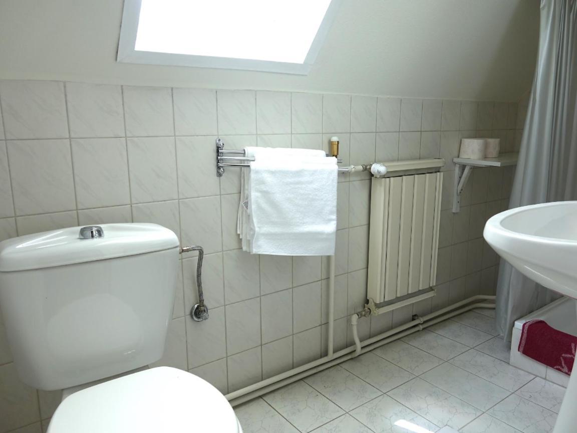 Quiet Room In Budapest Near Airport With Free Parking Exterior photo